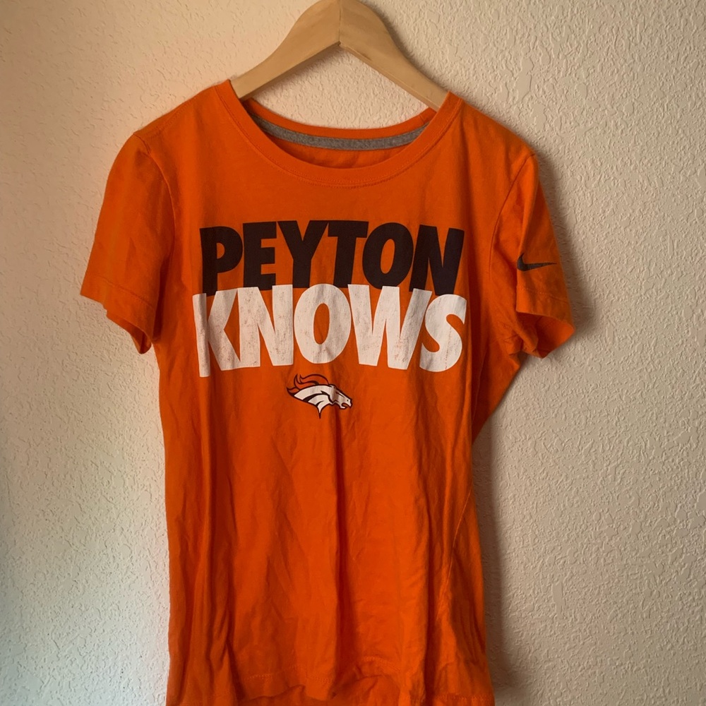 Youth medium Nike Denver Bronco Peyton T shirt